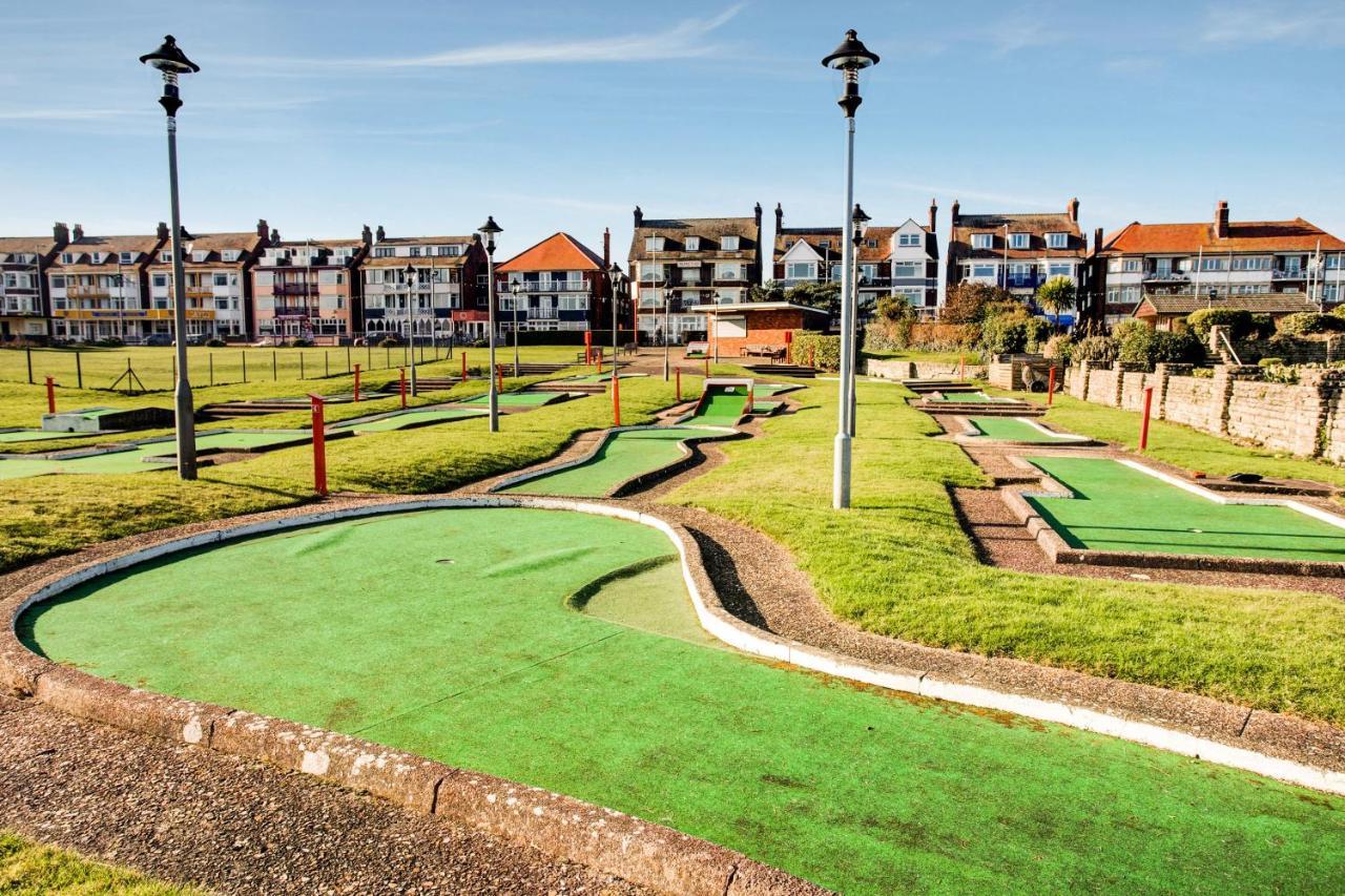 Oyo Grosvenor House Hotel Skegness Exteriör bild