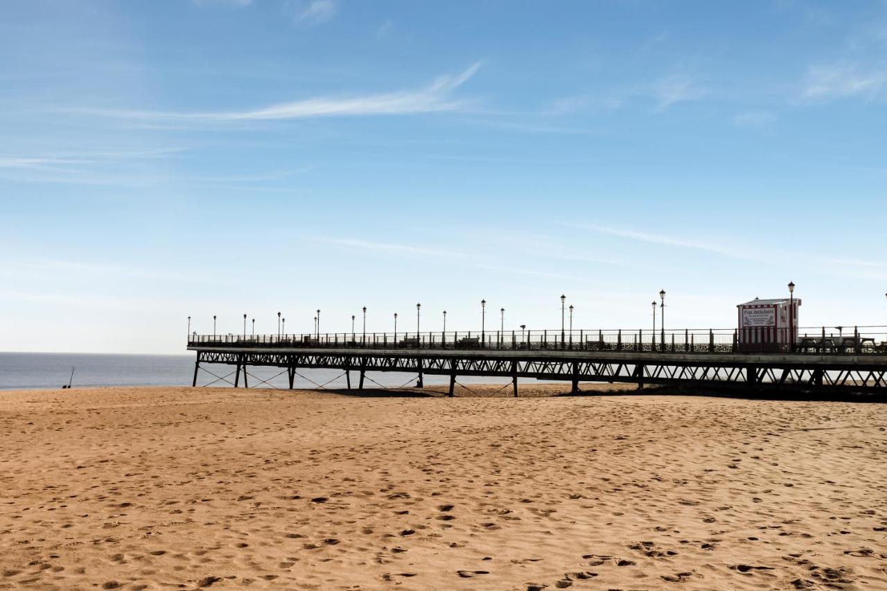 Oyo Grosvenor House Hotel Skegness Exteriör bild